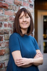 Laura Angaroni Headshots1bedit